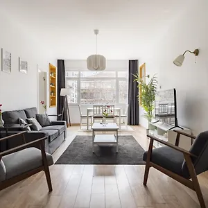  شقة Specious And Stylish Near Bagdat Street With Excellent Location In Kadikoy تركيا